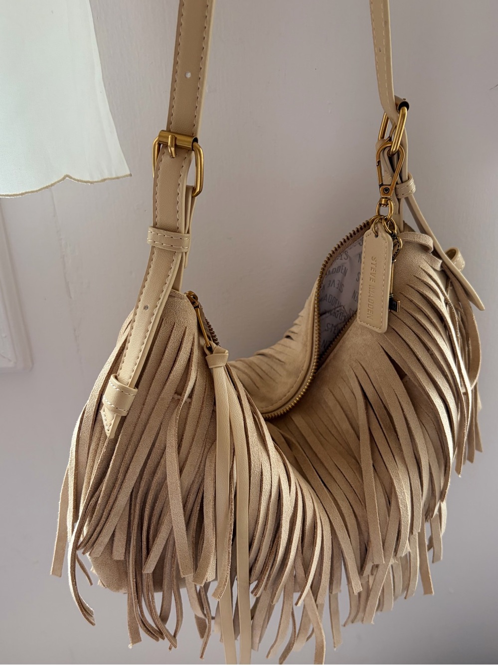 Steve Madden BOHEME BAG 
Beige Suede Fringe Shoulder Bag - Women
